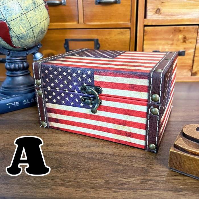 Royal Vintage Chest
