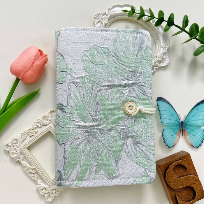 Silken Green Loose-Leaf Journal