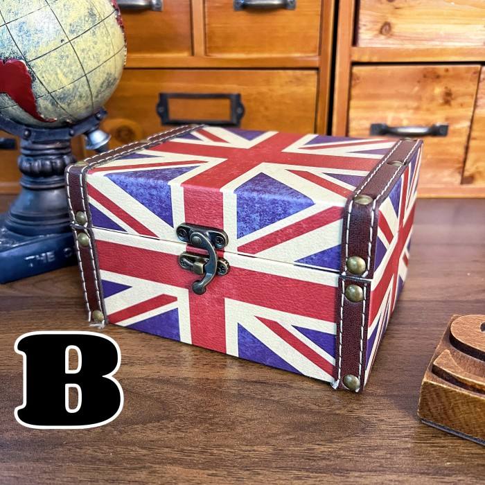 Royal Vintage Chest