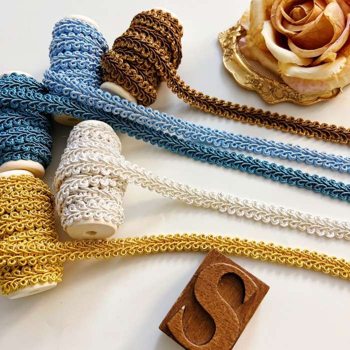 Elegant Twist Embroidered Lace Trim