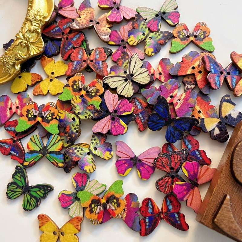 Vivid Butterfly Wood Buttons 50PCS