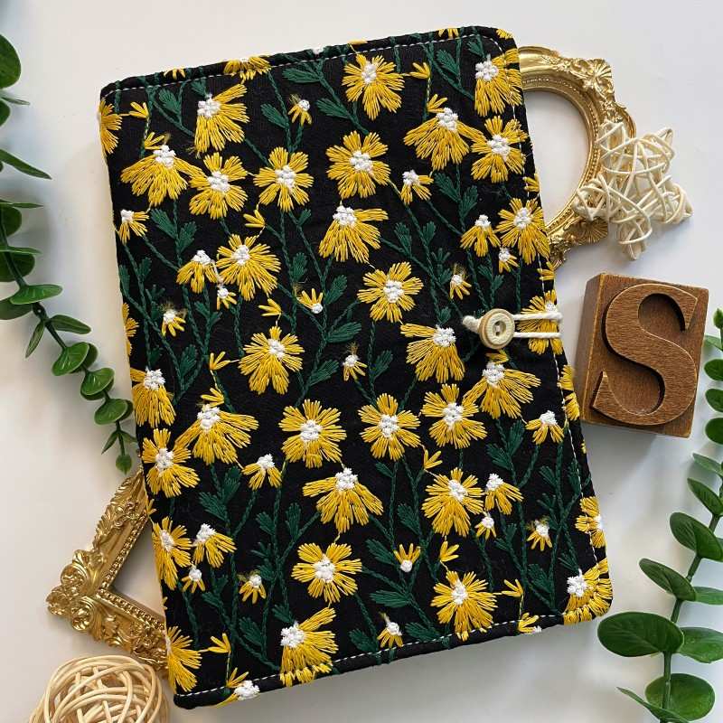 Daisy Embroidery Loose-Leaf Journal