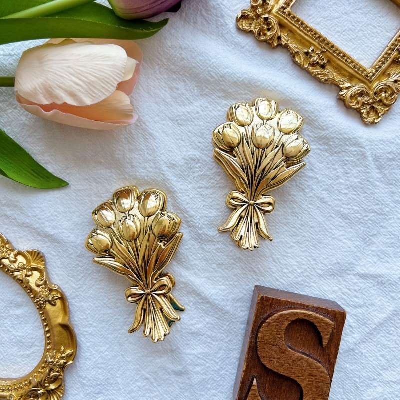 Petal Bouquet Brass Paper Clip
