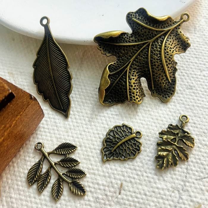 Plant Leave Charm 10PCS