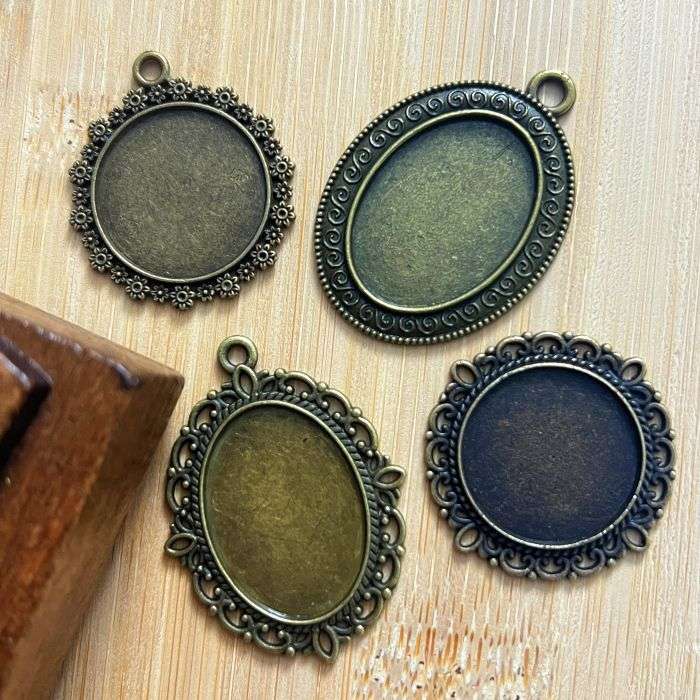 Antique Photo Charm 8PCS