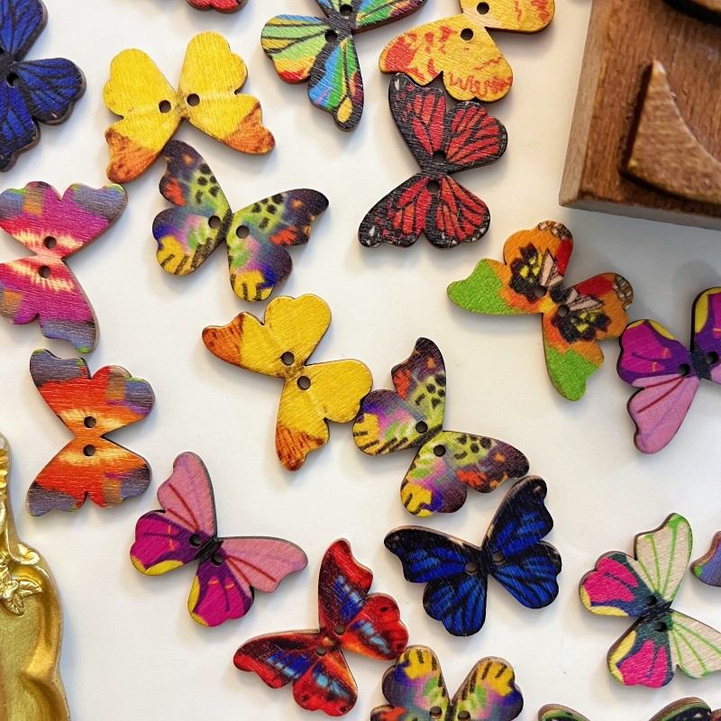 Vivid Butterfly Wood Buttons 50PCS