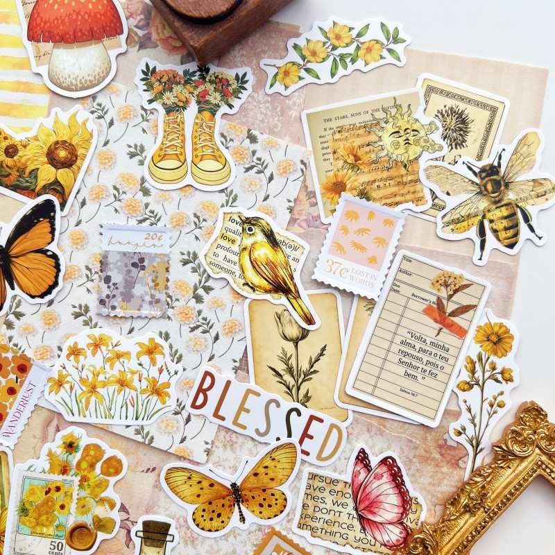 Old Flutter Ephemera Mystery Kit 90PCS